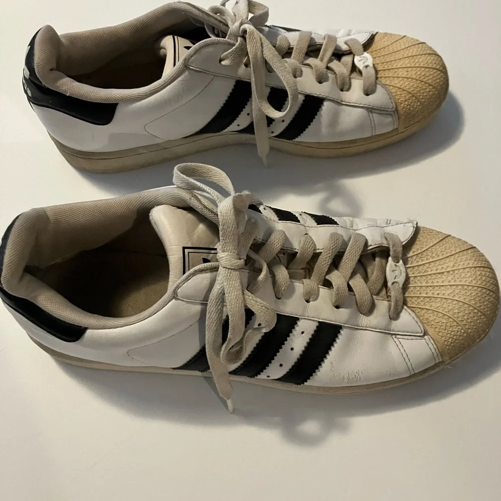 Men’s US 10 ADIDAS SUPERSTAR 2 Trainers White Navy Stripe Athletic Shoes Used - Picture 2 of 10